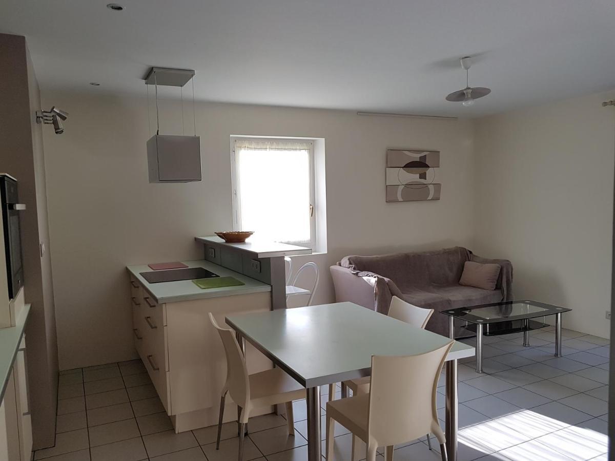 F2 En Rez De Jardin A Crest Apartment Luaran gambar
